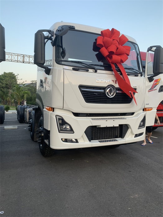 Dongfeng Hoàng Huy 4 chân nhập khẩu nguyên chiếc, đầu thấp 1 giường