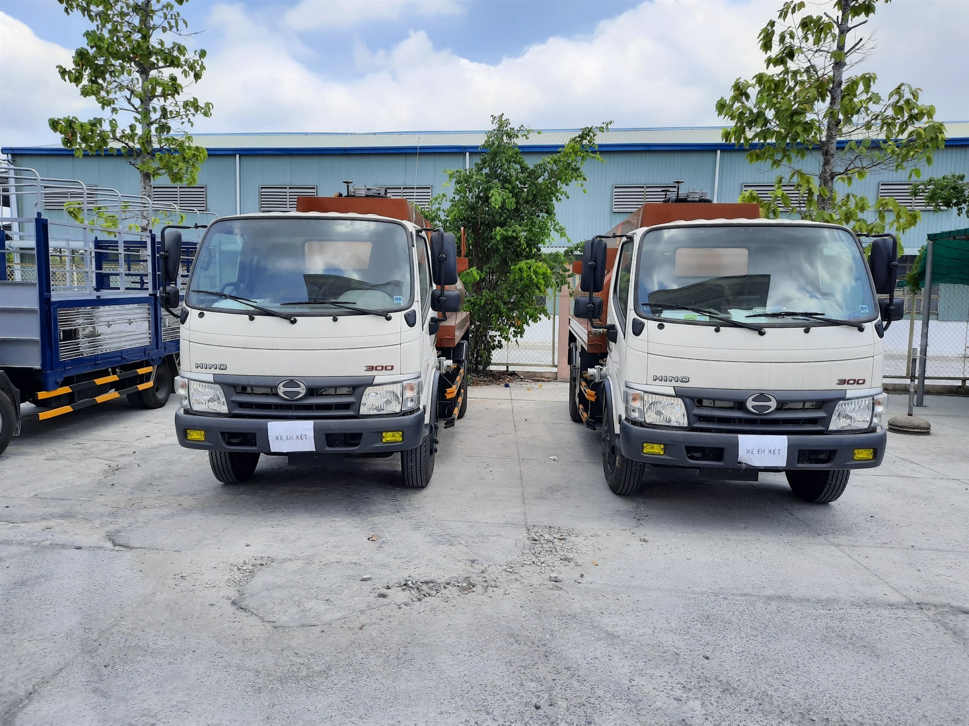 Xe bồn Hino WU342L-NKMTJD3 chở 6 khối xăng,chở 7 khối xăng (Xe bồn hợp kim nhôm),xe bồn hino 7 khối,xe bồn chở xăng dầu 7 khối hino, xe bồn 7 khối chở xăng dầu bồn nhôm,xe bồn nhôm 7 khối hino,XE BỒN CHỞ XĂNG DẦU HINO FC9JETA 7 M3 KHỐI,Xe Bồn Hino FC 7 Khối Chở Xăng Dầu Chính Hãng Giá Tốt,Xe tải bồn hino chở xăng dầu 7 khối,Xe Bồn Hino 7 khối FC9JESW - BỒN XĂNG DẦU,