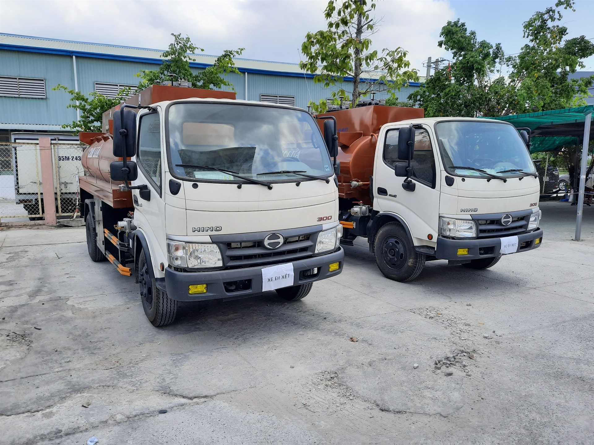 Xe bồn Hino WU342L-NKMTJD3 chở 6 khối xăng,chở 7 khối xăng (Xe bồn hợp kim nhôm),xe bồn hino 7 khối,xe bồn chở xăng dầu 7 khối hino, xe bồn 7 khối chở xăng dầu bồn nhôm,xe bồn nhôm 7 khối hino,XE BỒN CHỞ XĂNG DẦU HINO FC9JETA 7 M3 KHỐI,Xe Bồn Hino FC 7 Khối Chở Xăng Dầu Chính Hãng Giá Tốt,Xe tải bồn hino chở xăng dầu 7 khối,Xe Bồn Hino 7 khối FC9JESW - BỒN XĂNG DẦU,